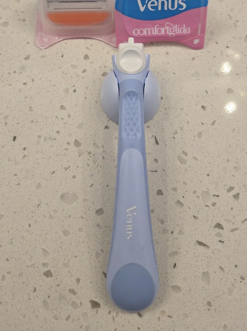 Gillette Venus Razor Handle in Light Blue w/ 6 ComfortGlide Blades